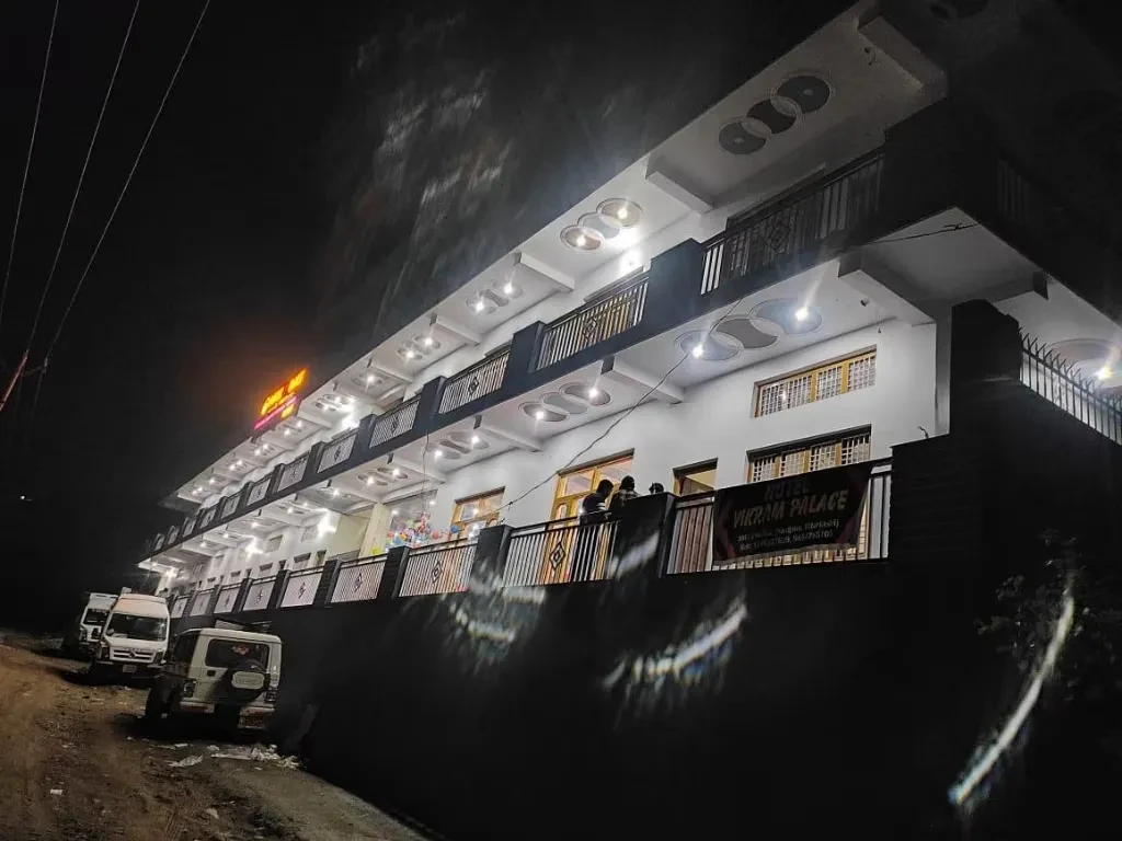 Hotel 7 Oaks Barkot [Hotel Entrance]