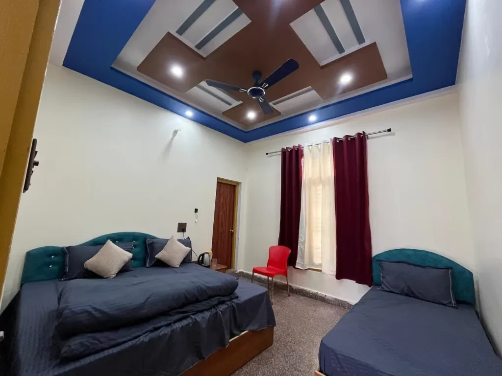 Hotel 7 Oaks Barkot [Modern Bed Room]